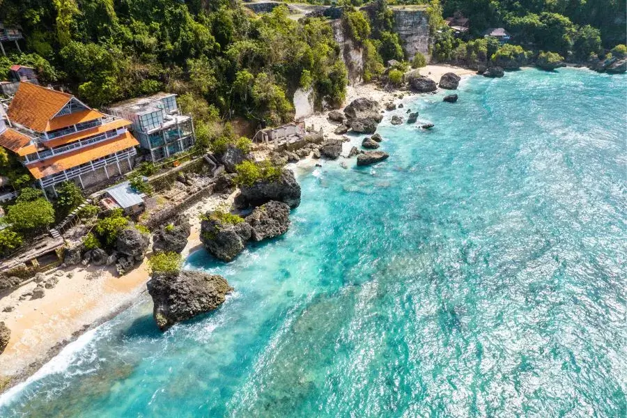 bingin-beach